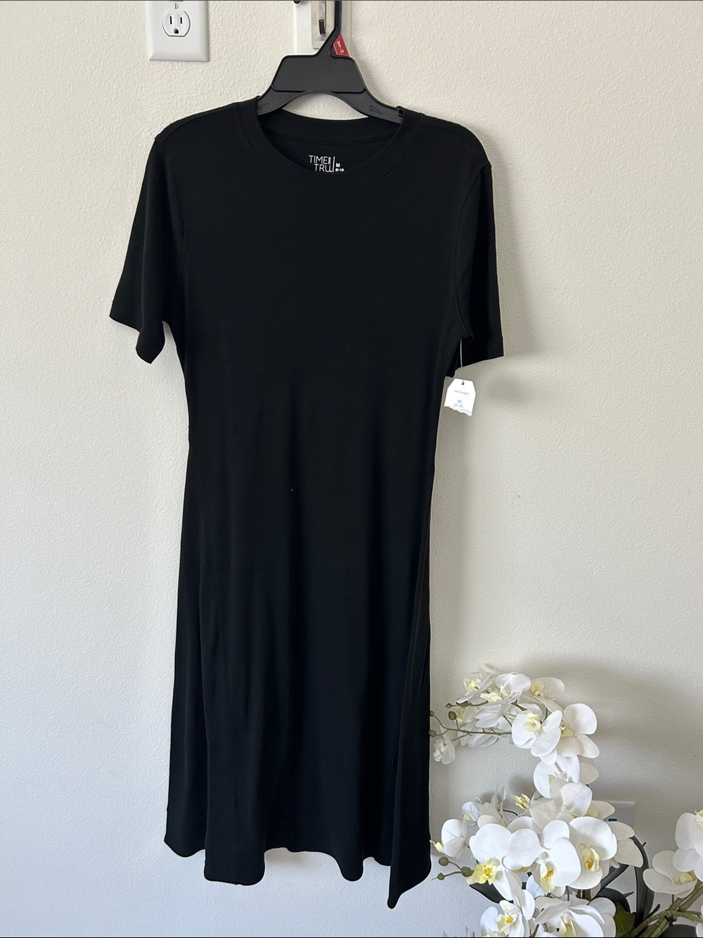 Time and Tru Black Short Sleeve Midi Dress